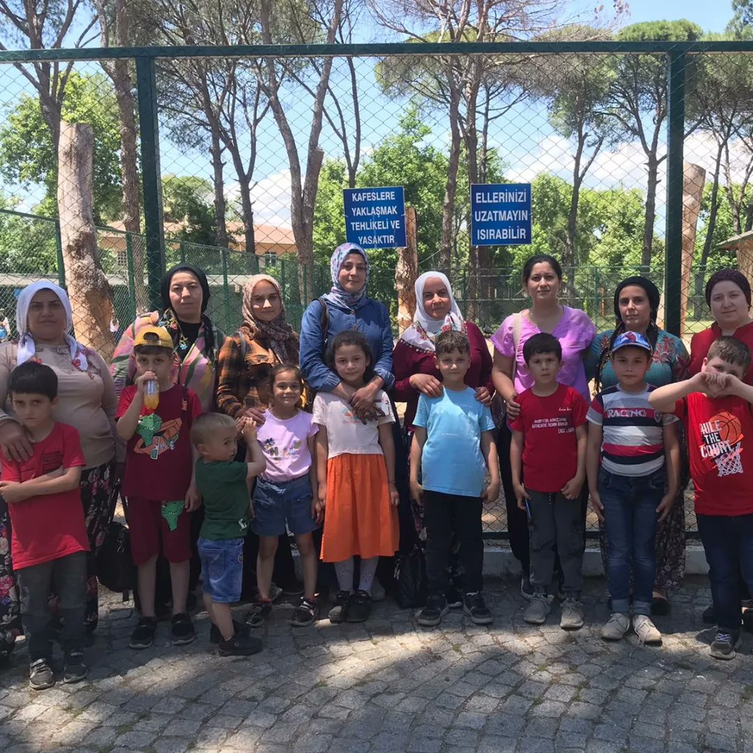 Bascayir_09's tweet photo. Başçayır İlkokulu Ortaokulu ailesi olarak senenin yorgunluğunu attığımız Nazilli Sümer Park gezimizden kareler... @tcmeb @ValiAKSOY @Aydin_MEM @AydinMemArge @seyfullah0966 @Selim_Karatas09 @KoskMem https://t.co/3FuVVFMKLU