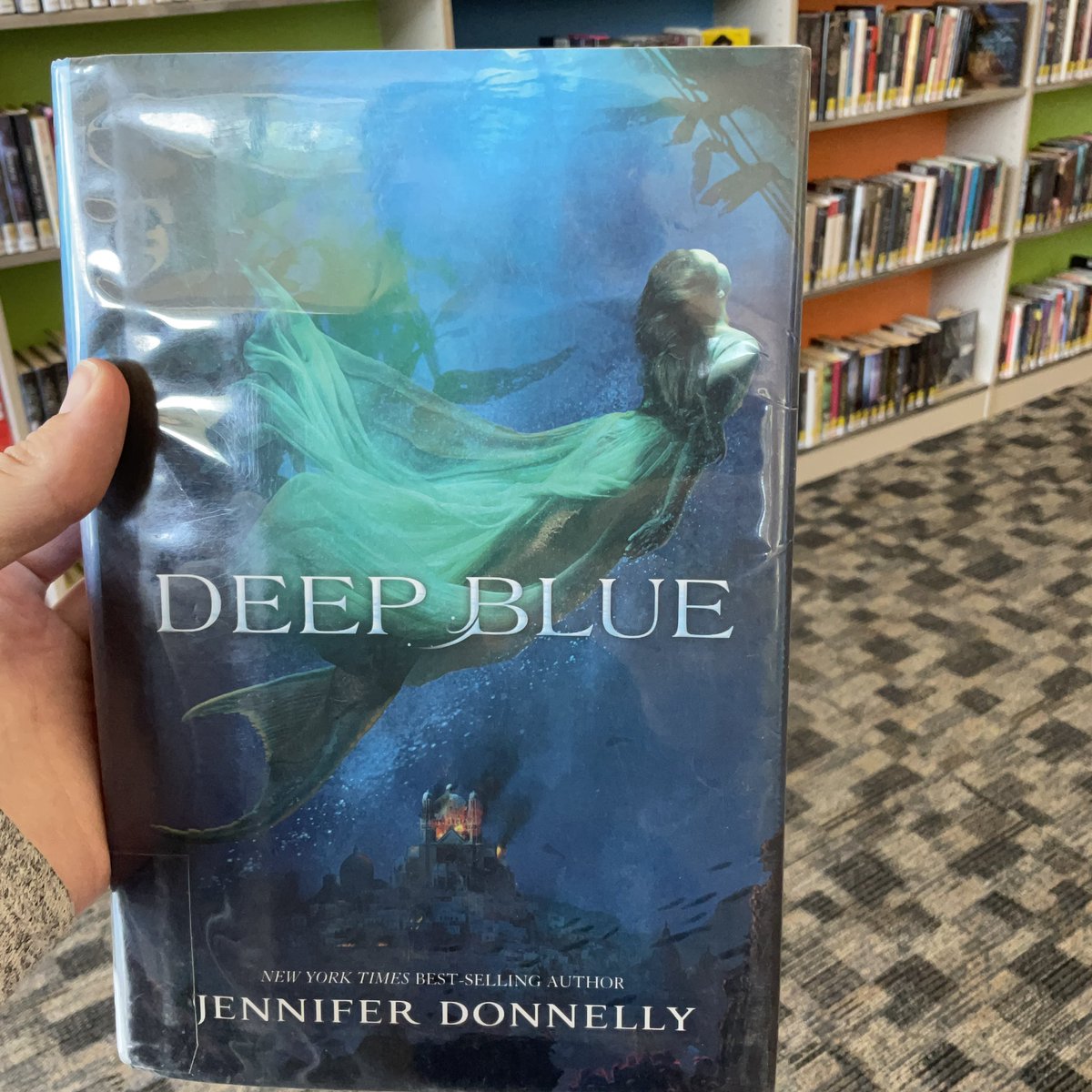 Serafina has been raised with the expectation that she will rule the merfolk. On the eve of the ceremony, which will determine if she is worthy of the crown, she is haunted by a strange dream that foretells the return of an ancient evil.

#TOGL #BookTwitter #WorldOceanDay #summer