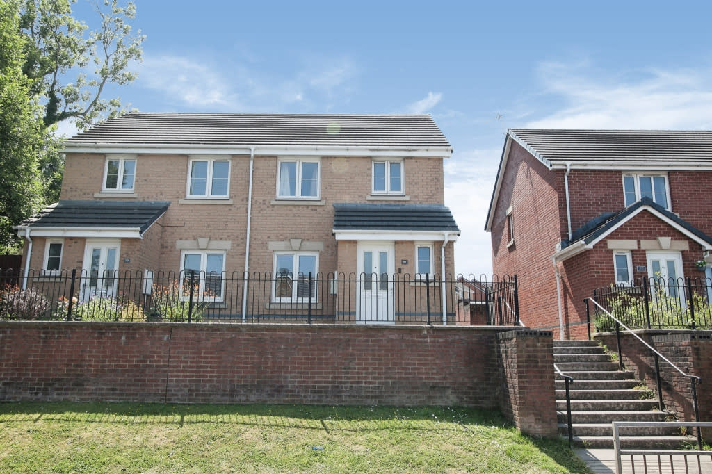 Peter Alan on Twitter "Ffordd Y Dolau, Llanharan, Pontyclun A well