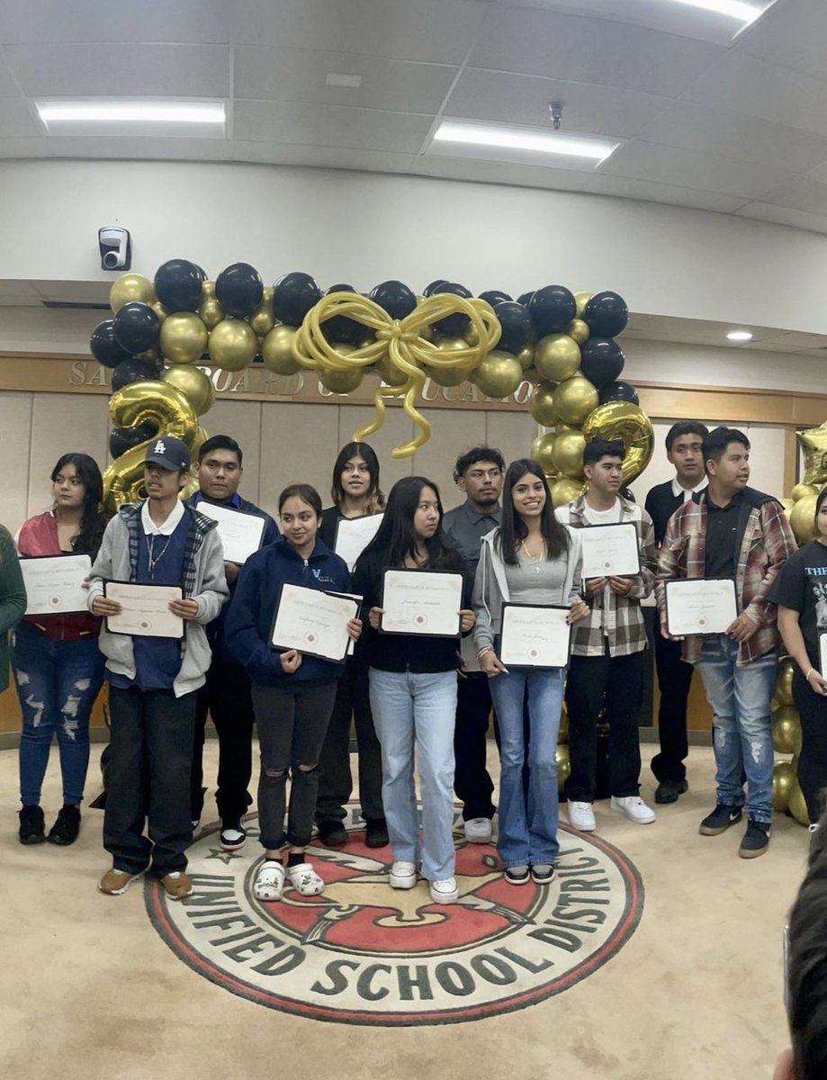 SantaAnaUSD's tweet photo. ICYMI: #Repost @sausd_el_programs recently recognized #SAUSD Migrant Education Program 22-23 Seniors. "On our behalf, we conclude by wishing you all the very best for your future endeavors and good luck in your next chapter." 🎓🥳 #wearesausd #elprograms #migranteducationprogram https://t.co/tAW60hpgIM