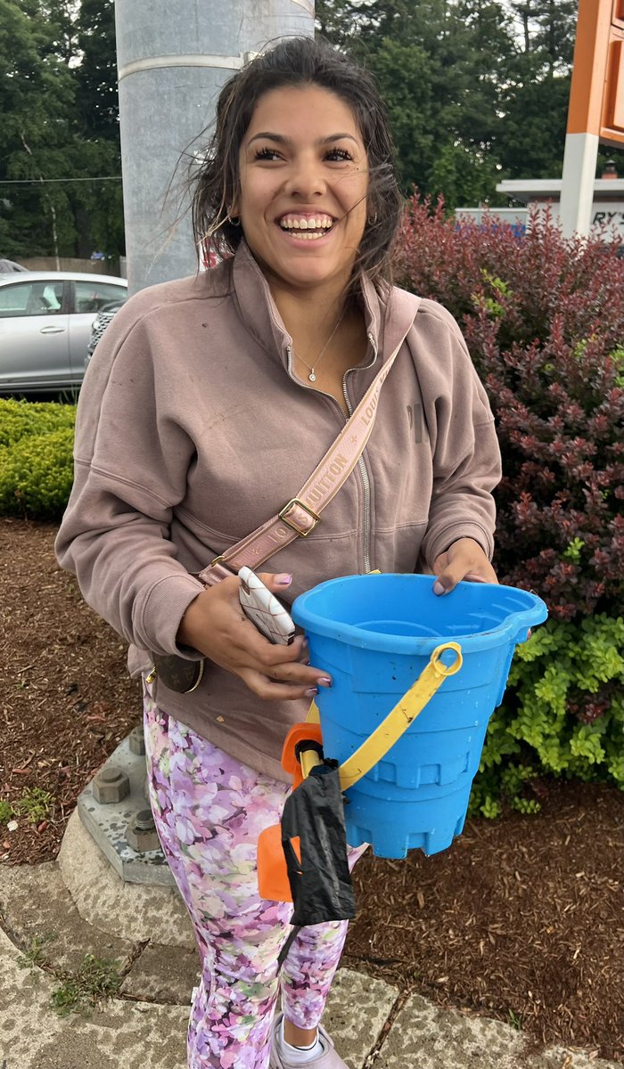 SFD_HQ's tweet photo. SFD “On Scene “   With S.PD. Allen &amp; Cooley St. Duck rescue.  8 ducklings total where extricated from the catch basin.  And reunited with momma duckling. Thank you to Alisha Ramesh,  and retired police SGT. Harry P. Adams from Elmira Ohio P.D.  For there assistance great job!! https://t.co/uWETxrEb96
