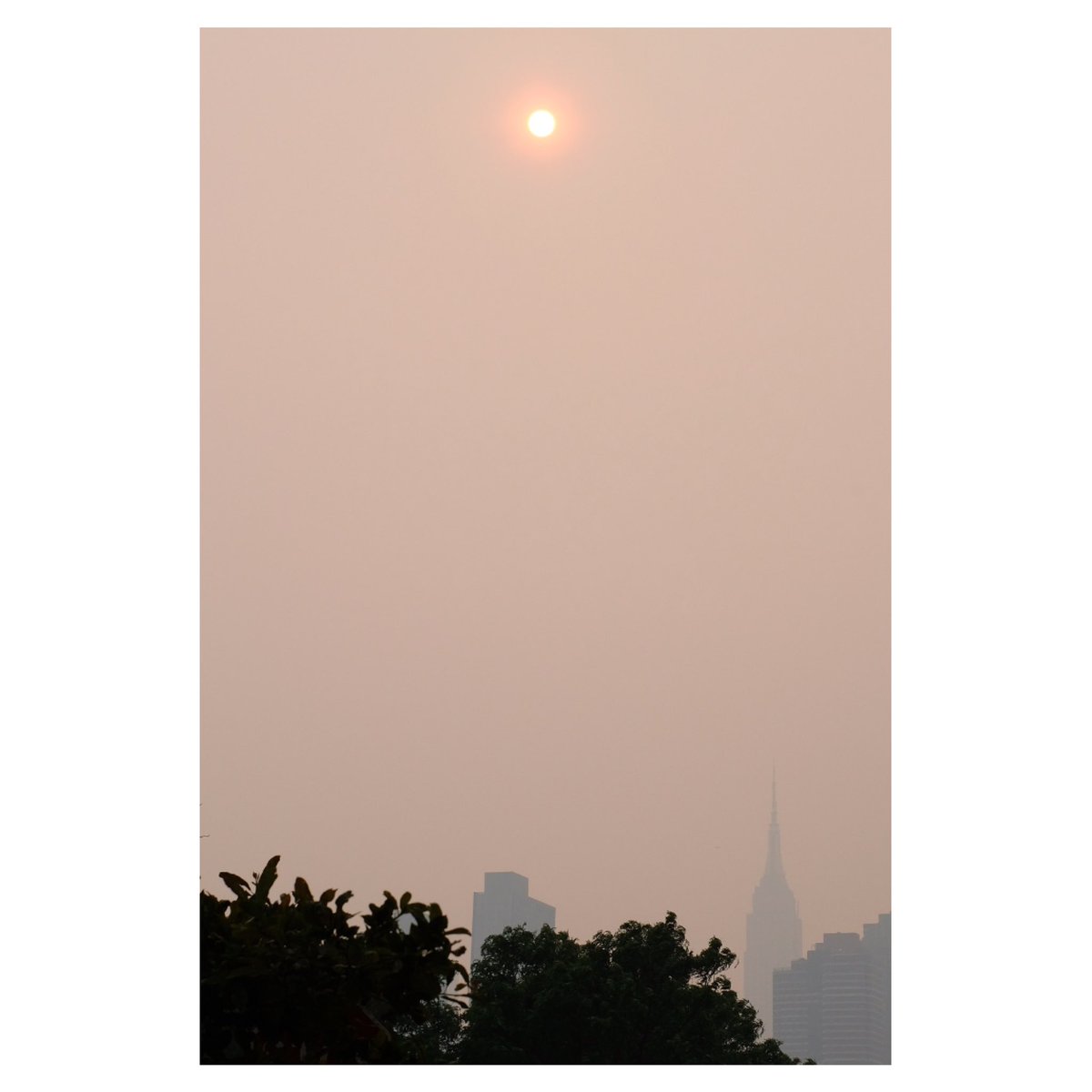 Suns out
-
#hazy #longislandcity #newyorkcity #canadianfires #haze #canadianwildfires