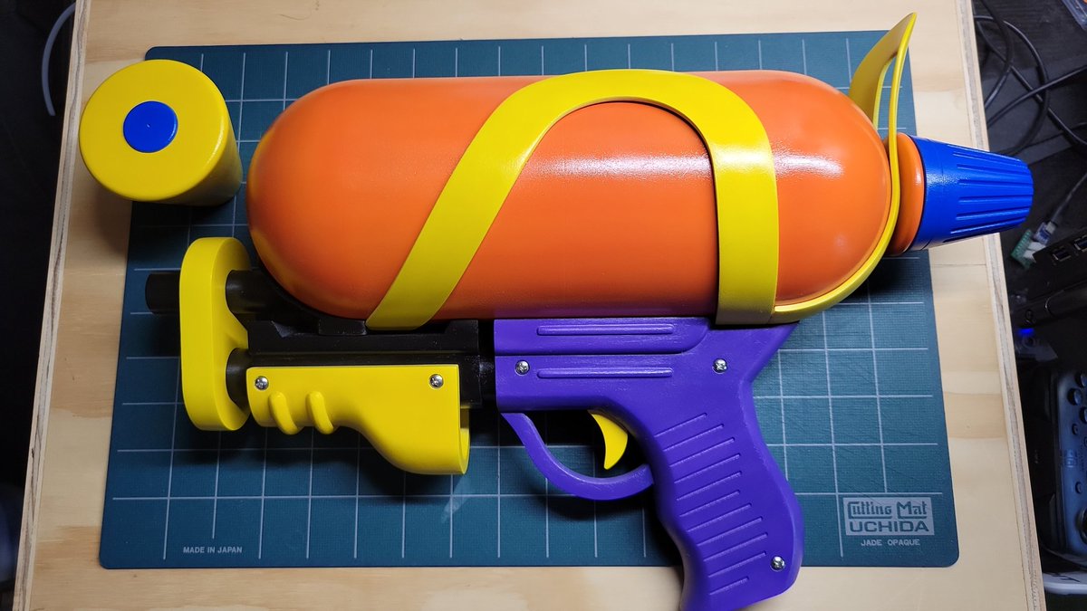bbtinkerer's tweet photo. Doh! Just ran out of super glue. Only the nozzle head left to attach  #3dprinting #splatoon #splattershot https://t.co/DKZfFlgQxo