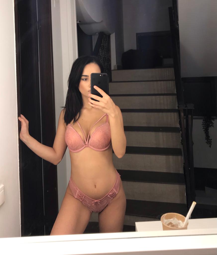 HathorEgypt's tweet photo. Look who's doing a show RIGHT NOW 

https://t.co/REmKamYldY

The one and only amazing and beautiful  ♥ Amanda_i69 ♥  ... don't miss this one! https://t.co/Mpbt2IFqvc