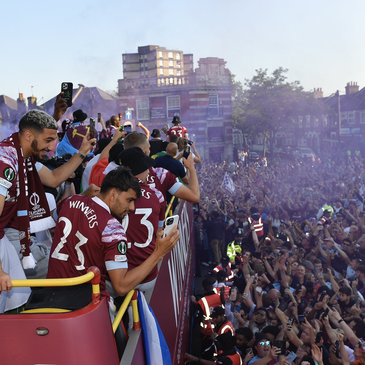 Irons everywhere you look ⚒️