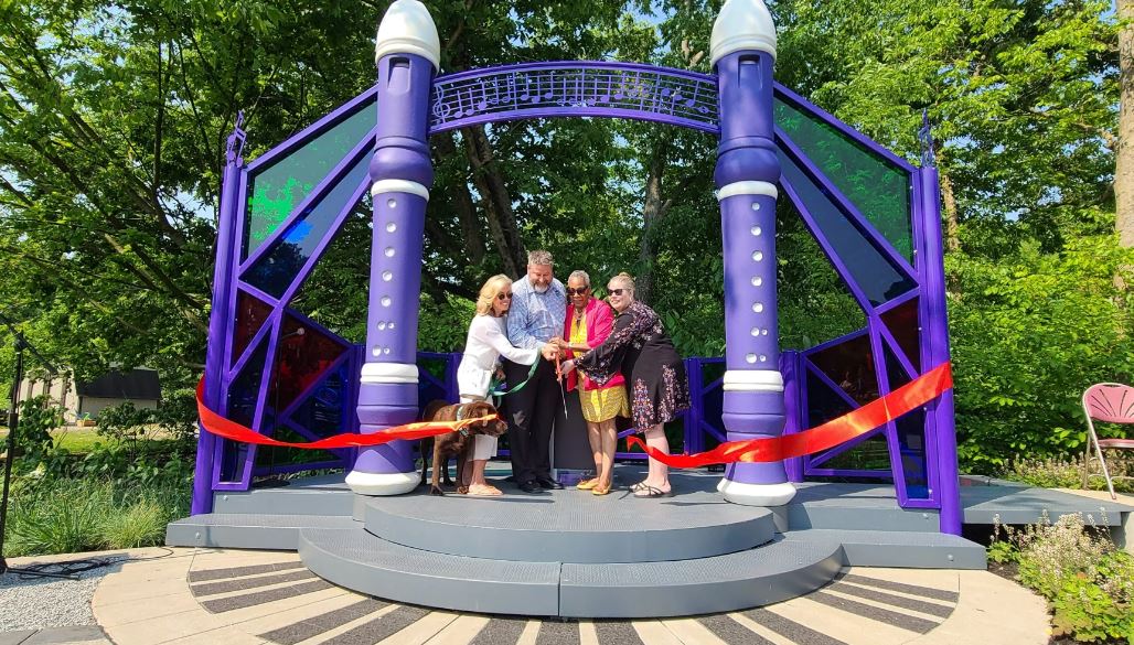 A high note from <a href="/TanaWeingartner/">Tana Weingartner🎙🦝</a> 
wvxu.org/environment/20…