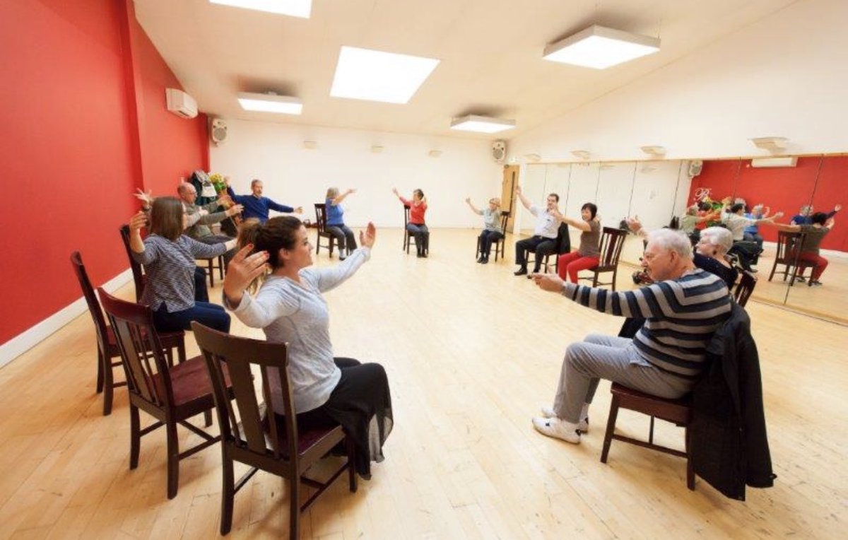 Our wonderful Dance for Parkinson’s class has been running for over 10 years in Chorleywood .
We have fun , chat , dance and laugh.. ⁦@ParkinsonsUK⁩ ⁦@CureParkinsonsT⁩ ⁦@parkinsons_life ⁦@hertscc⁩ ⁦@EveryoneActive⁩ ⁦⁦@RADheadquarters⁩