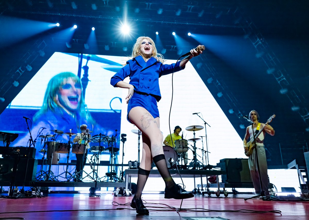 LCArena_Detroit's tweet photo. How we feel after having the best time with @paramore last night! 😆

📷: Scott Legato https://t.co/K1ctryrdwA