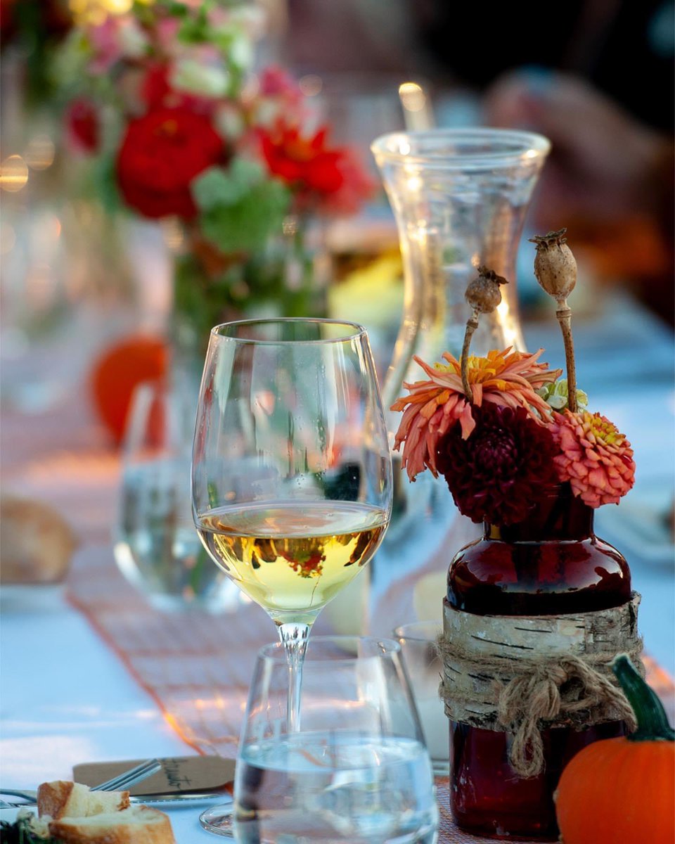 For Idaho Wine Month and Father's Day, enjoy an evening on the lawn at Huston Vineyards, June 16th from 5pm-9pm!

Enjoy the setting sun, a glass of Huston wine, great music by Andy Crosby and food from Bullzz-Eye BBQ Food Truck!

visitsouthwestidaho.org/things-to-do/h…