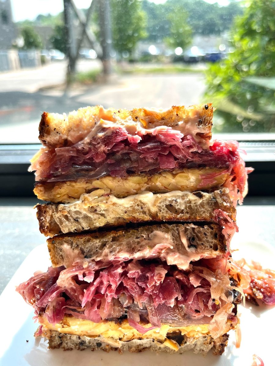 Check it out ya'll, we got a new version of our tempeh reuben... with caramelized onions, krout, grilled tempeh, rhubarb, vegan russian dressing and cashew spread. 

See you tomorrow for lunch!

#vegan #veganreuben #tempeh #krout #rhubarb #getsome #fridayfunday #fieldandfirecafe
