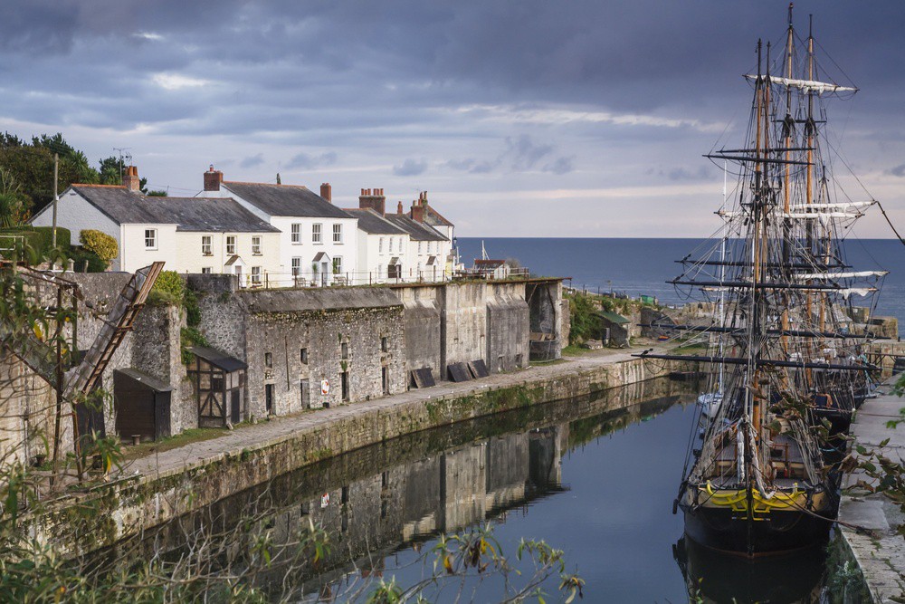 ZenasSuitcaseUS's tweet photo. Admire its tall ships, visit the Shipwreck Museum, and enjoy a leisurely stroll along the charming harbour discovering it's lovely independant shops and cafes.

Read more 👉 https://t.co/b1vmvXIufl

#Cornwall #UKTravel #UK https://t.co/U7OV2fn1UR