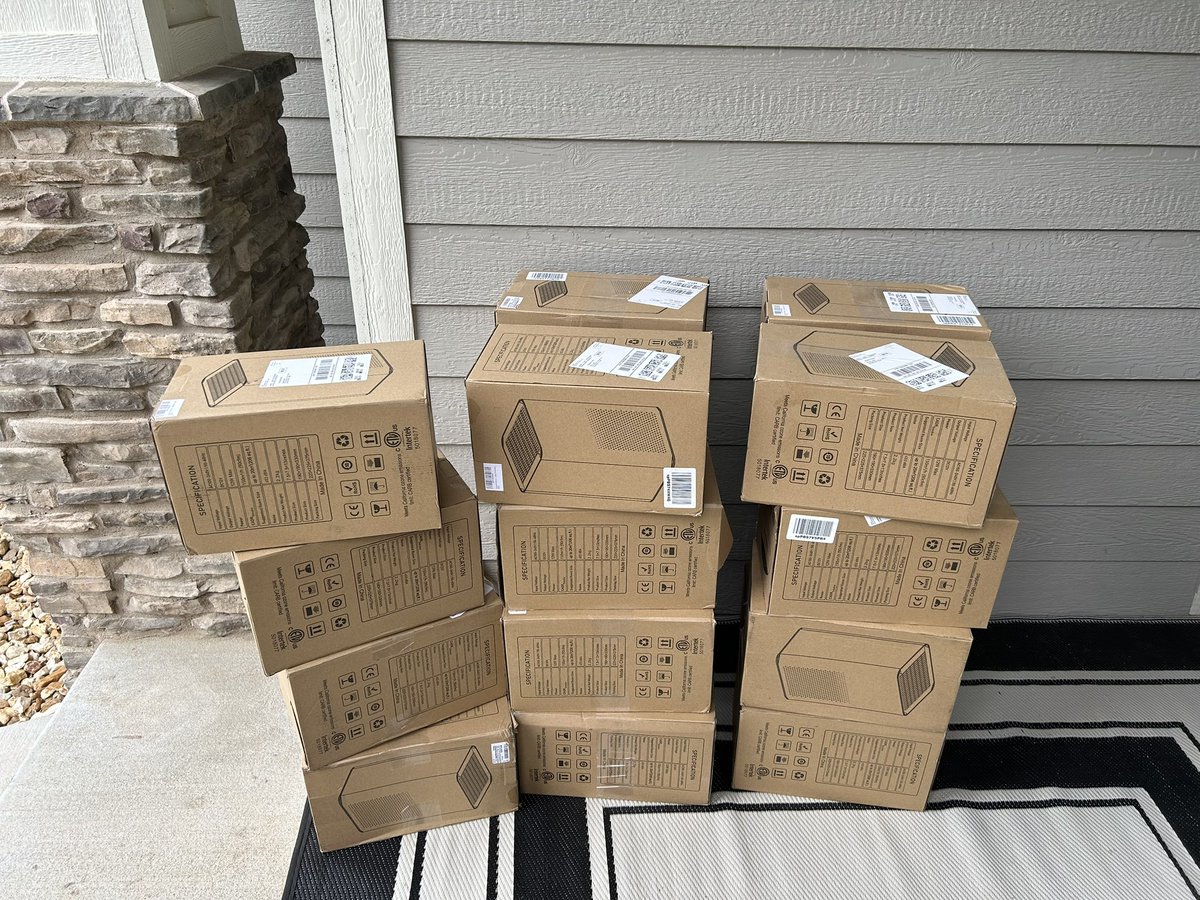 20 Air Purifiers that I hit on @FreebiesFrozen the other night. Got my reseller crossfit workout in today with those. 😁 Thanks to my folks in @KodaksCookUp and @FreeBeezCG. Also thanks to @Carcraftz, @ArsonServers, @handsaio_, @BezosProxy & @ProxyCue.