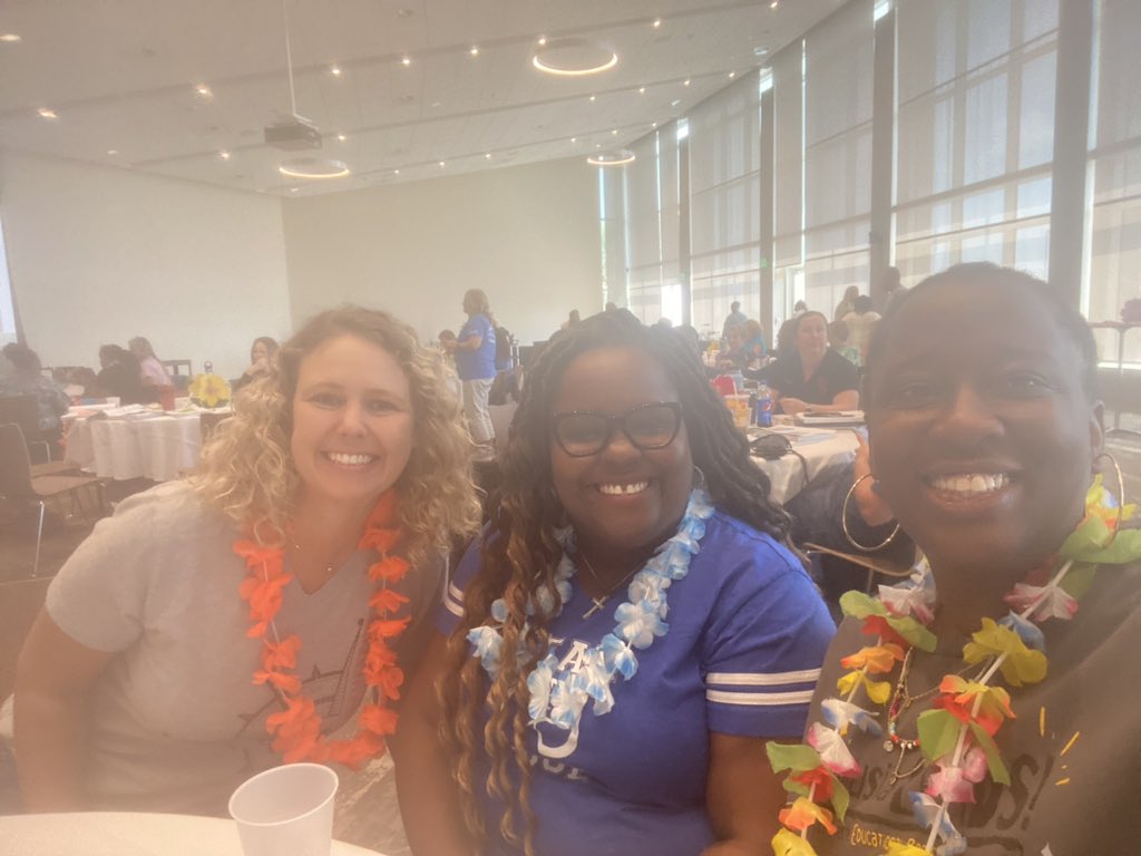 Mentoring with fellow Hawks! SCHS Volusia County graduates in the house! <a href="/ebonyprincessme/">Camille Austin-Long</a> <a href="/VolusiaLEADS/">Volusia LEADS</a>