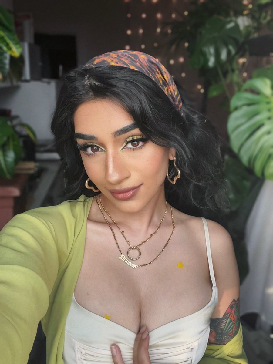 Kamva on Twitter: "RT @sairaspooks: okay wait what am i?"