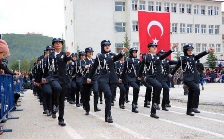 Kubrael94986308's tweet photo. @sedatkurt24 @tcbestepe Bu kutsal meslek için sizlerden mülakat hakkı talep ediyoruz, 30. Dönem adayları olarak 10 Katı mağduru olmak istemiyoruz
@RTErdogan
@AliYerlikaya
@ergunyolcu
@paedutr
@ylmz_colak
@ErcanSeki
@TanTasci
#Pomemde10KatKalkmalı https://t.co/AdKd8ulNON
