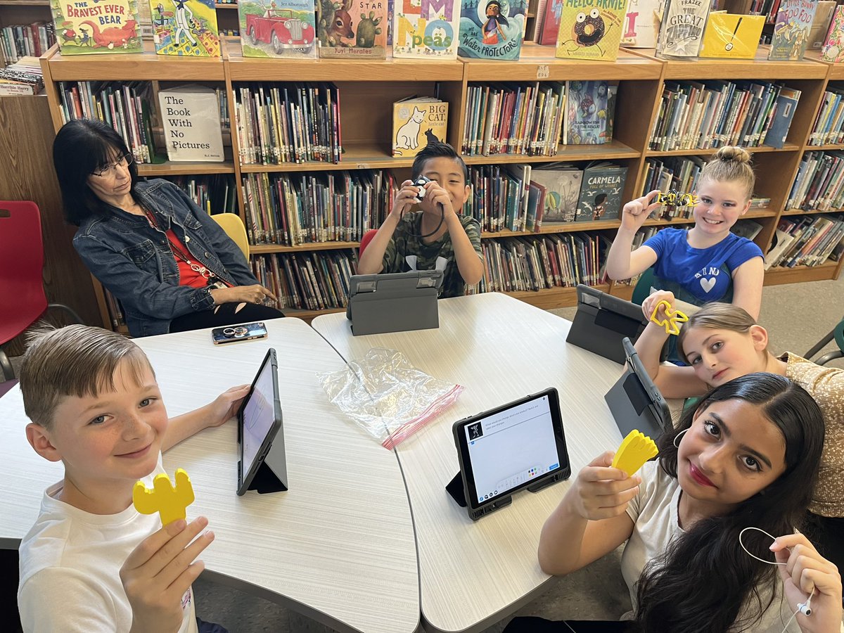 5th graders at <a href="/Martin_Avenue/">Mr. O'Brien</a> receiving their 3D printed wire organizers!