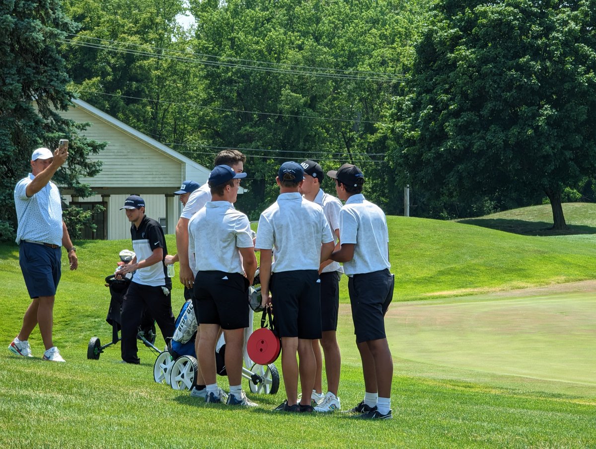 TiptonHS's tweet image. Golf Regional Update: With a team score of 303, the Blue Devils advance to state! The boys finished 2nd as a team.

Gavin hare finished 3rd overall (-1).

Maverick Conaway(-2) is in a playoff for overall champion!

Congratulations, Blue Devils!
