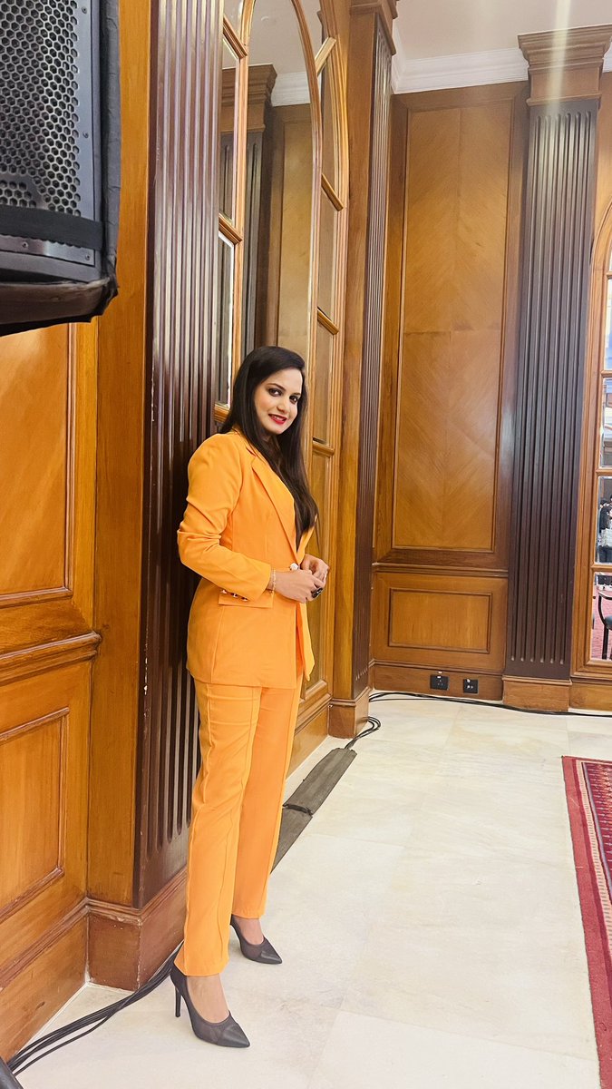 EmceeAfshan's tweet photo. ~Just one small positive thought in the morning can change your whole day~
#allsmiles #MashaAllah #alhamdulilahforeverything #mcafshansyed #afshansyed #makingeventsmemorable #AS #mcafshan #emcee #host #anchor #CorporatePresenter #voiceoverartist #entertainer #sessionspeaker https://t.co/52UtUxSrSK