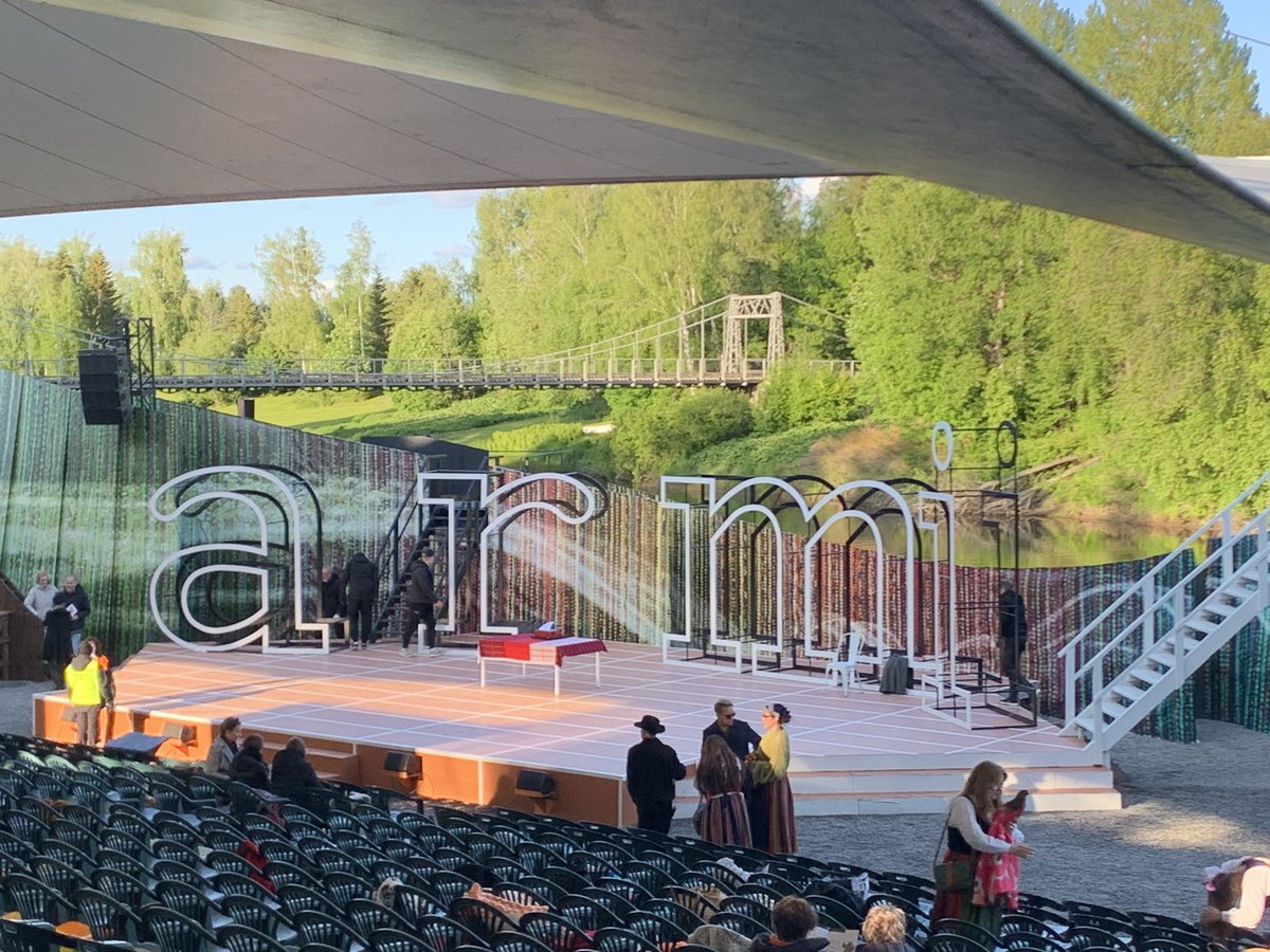 pia_valtonen's tweet image. Hieno ilta ja kokemus. Ilmajoen musiikkijuhlien ooppera Armi oli vaikuttava. Ihmisten elämäntarinat ovat aina äärimmäisen mielenkiintoisia. Armi Ratian tarina on poikkeuksellisen kiinnostava.

#Ilmajoki
#ooppera
#Ilmajoenmusiikkijuhlat 
#Marimekko