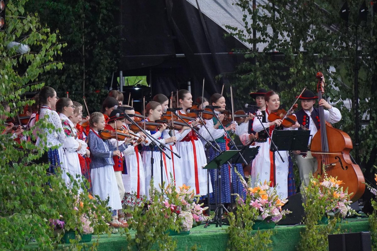EwaLeniart's tweet image. 🕊 Koncert Jednego Serca Jednego Ducha to niezwykła uroczystość i wspaniała atmosfera. 
❤️ To prawdziwa przyjemność uczestniczyć w tym wydarzeniu! #JSJD