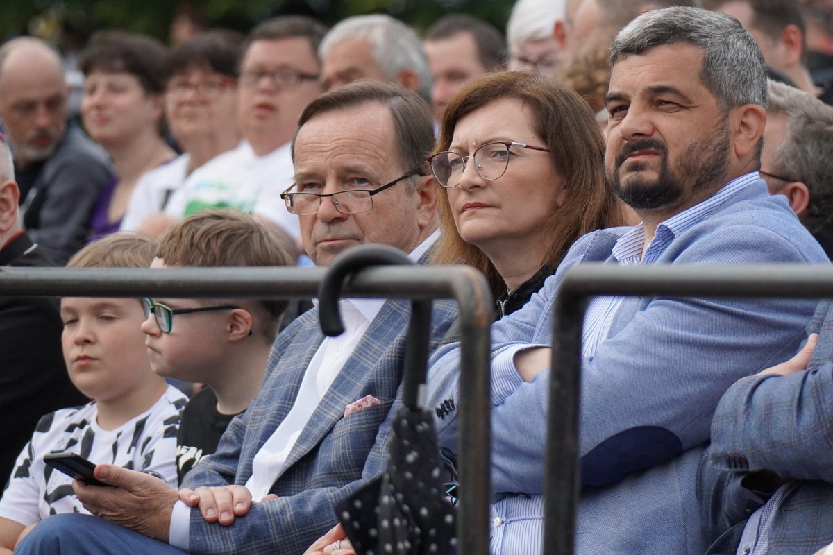 EwaLeniart's tweet image. 🕊 Koncert Jednego Serca Jednego Ducha to niezwykła uroczystość i wspaniała atmosfera. 
❤️ To prawdziwa przyjemność uczestniczyć w tym wydarzeniu! #JSJD