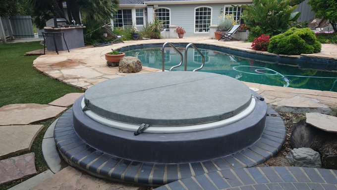 Just got my hot tub rebuilt https://t.co/qFiuazh8Br<a href="/tag/ax2022"class="tags"><span>#ax2022</span></a>