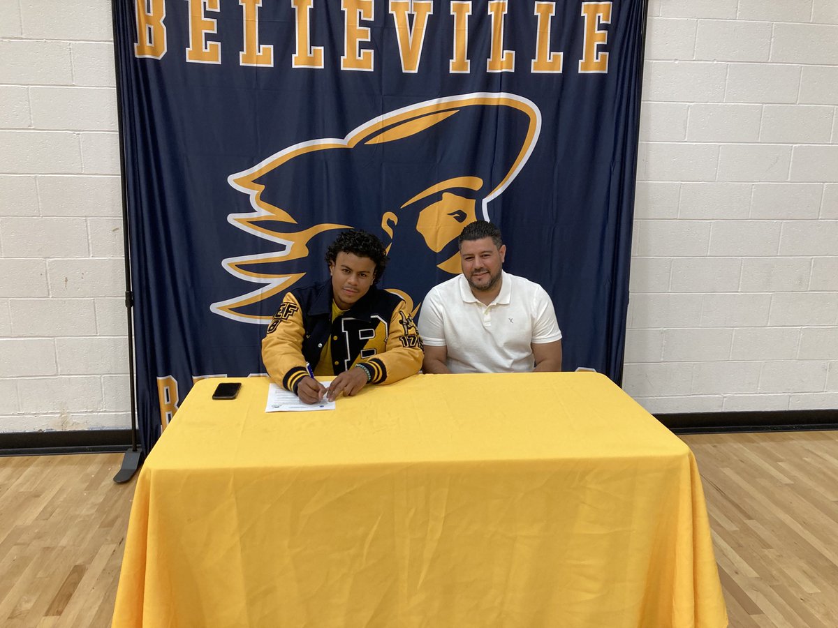 Congratulations to Johan Rivas for signing on to play Football at Allegheny College next season. Go Gators!!!!