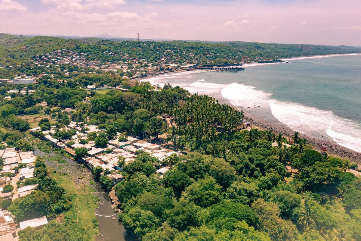 Morena Valdez 🇸🇻 tweet media