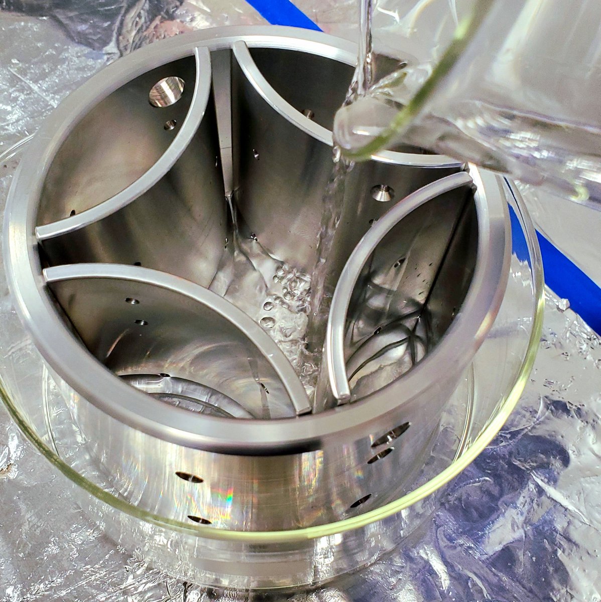 #ThrowbackThursday 
Cleaning parts of a steerer, now inserted in the positron focusing lens system.

#CERN #sciencelab #antimatter #TBThursday #tbt