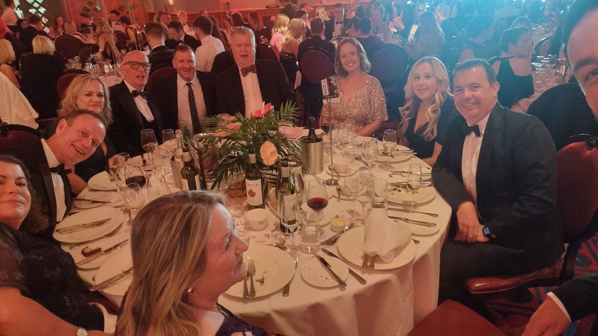 RyanMcAleerbiz's tweet image. Table 12 could do with a selfie stick. DM opens. #ShortArms #WEA2023