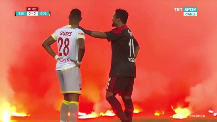 Pendikspor çıkmış.
"Türkiye Süper İstanbul Ligi."
Güle güle oynayın.
Aşağıya bu ülkenin gerçek futbolunun fotoğrafını da bırakayım.
<a href="/Eskisehirspor/">Eskişehirspor</a> 
<a href="/Goztepe/">Göztepe Spor Kulübü</a>