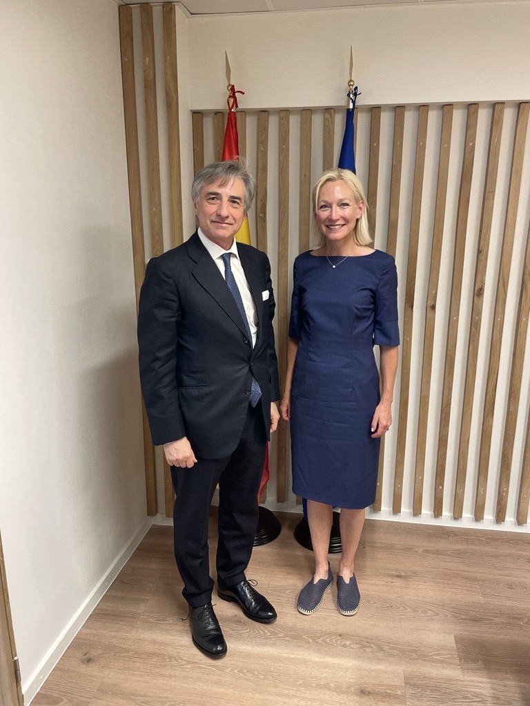 BonefeldCecilia's tweet image. Great discussion today with 🇪🇸 ambassador @FuentesMilaniR. Delighted that Spain has set such ambitious goals for its 🇪🇺 presidency. We exchanged ideas on #AIAct, particularly the importance of clear criteria for risk categorisation, #DataAct and open strategic autonomy.