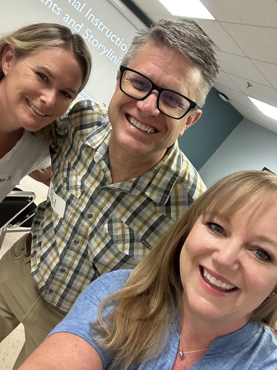 Middle school teachers spending the day learning from the Taylor Swift of science, <a href="/paulandersen/">Paul Andersen</a>! 
🧪 🧬 🧫 
<a href="/rucoschools/">Rutherford County Schools</a> <a href="/RCS_STEM/">Stephanie Finley</a>