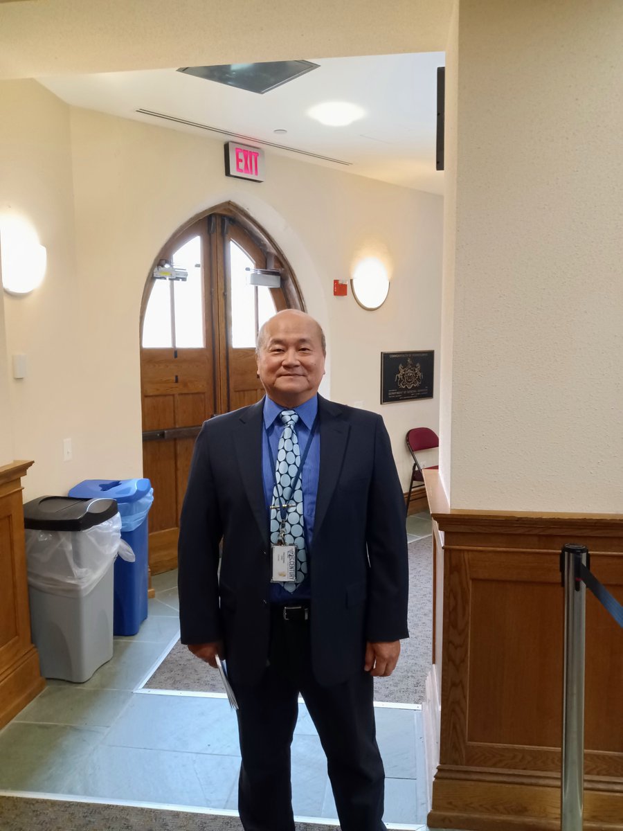 pchu21cccs's tweet image. Attending the 2023 graduation ceremony