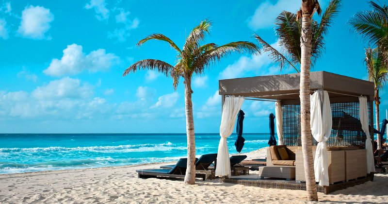 Royalton CHIC Cancun has reserved the best spot for 
you and your companions to enjoy paradise. 🌤️🌴🌊 best-online-travel-deals.com/adult-only-res… 
#mexico #vacation #allinclusive #beach