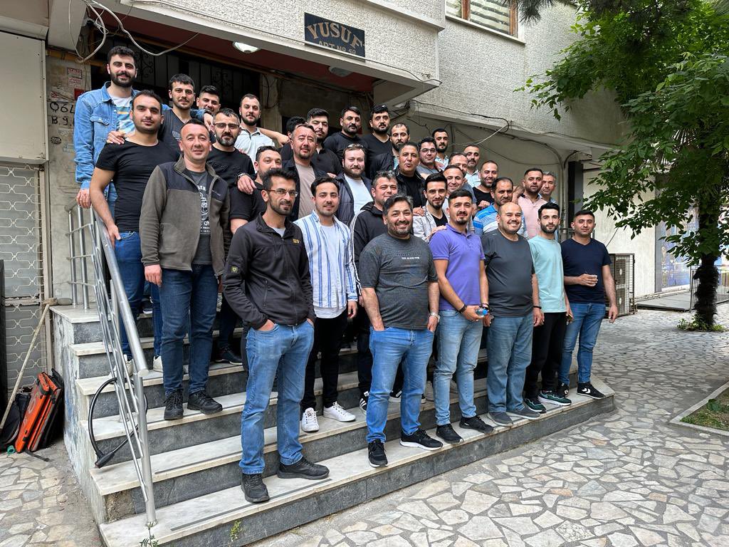 Serkan_Gul52's tweet photo. Şubemize bağlı CPS PRESFORM İşyeri 08:00-16:00 vardiyasında çalışan üyelerimiz ziyarete geldiler. 
Yapmış oldukları ziyaretten dolayı teşekkür ederim. https://t.co/wRCNpYrXUG