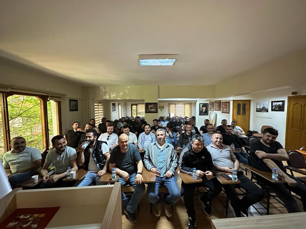 Serkan_Gul52's tweet photo. Şubemize bağlı CPS PRESFORM İşyeri 08:00-16:00 vardiyasında çalışan üyelerimiz ziyarete geldiler. 
Yapmış oldukları ziyaretten dolayı teşekkür ederim. https://t.co/wRCNpYrXUG