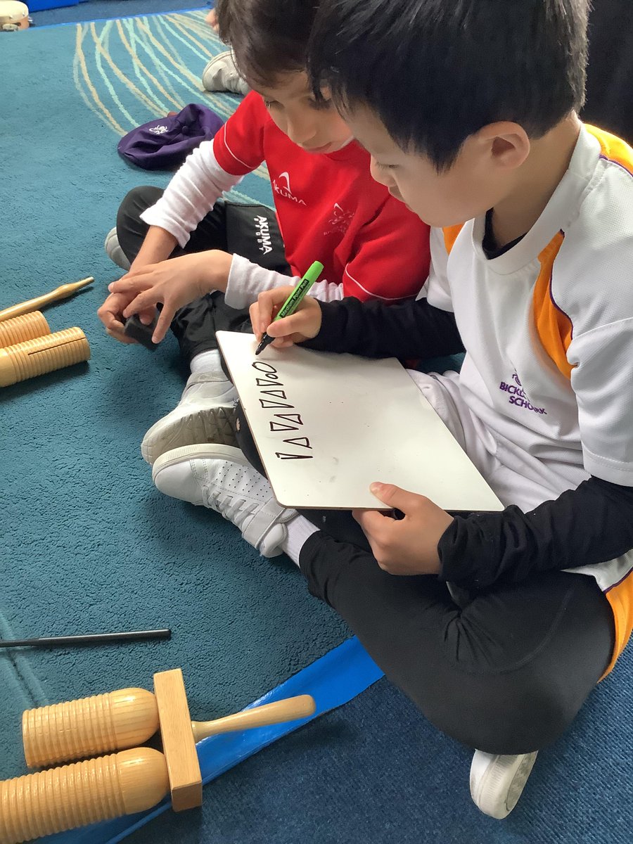BickleyParkSch's tweet photo. #BPSyr2 have been creating graphic scores to describe the sound effects they made in Music. They have been thinking about how instruments sound and how we would draw that. We had creepy rats, creaking stairs and the rattling bones of skeletons! #BPSmusic #BPSarts #BickleyParkBuzz https://t.co/GLqwSDm6wW