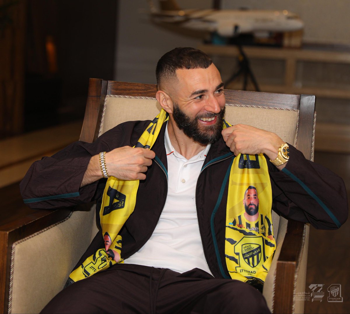 Karim Benzema sur son choix de fin de carrière : « C’est un pays musulman qui est cher, qui est beau. Pour moi c’est là où j’ai envie d’être, c’est important d’être dans un pays musulman où je sens que les gens m’aiment. Ça me permettra d’avoir une nouvelle vie. J’ai envie de