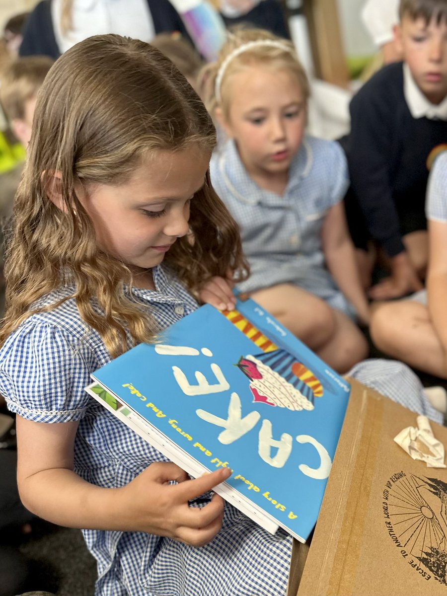 CastlewayTwo's tweet photo. We had a new young lady join our class this week and we’re so glad she chose our class to be in! We let our new friend open our #VIPbookbox. It was so exciting because we got TWO new books - #Cake and #MaxandChaffy! Thank you Mr. M. 😊💙
@WeAreCastleway
@VIPreading
#WeAreReaders https://t.co/4xbjQY9XVe