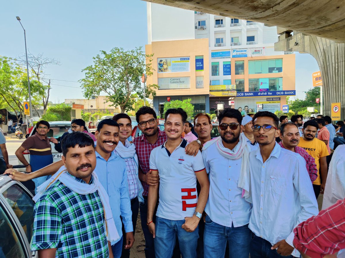 pikkupm's tweet photo. #राजस्थान_बाबू_मांगे_न्याय
 गहलोत साब ये बाबू सोना करने वाला ब���बू नहीं है ये आपके रीड की हड्डी खहने जाने वाला बाबू है
सरकार बना भी सकते है और गिरा भी 55 दिन से बैठे कर्मचारियों की माँगे माने और मिशन 2023 में सहयोग पाये
मंत्रालियक क्रमचारियो की माँगे पूरी करने का कष्ट करे https://t.co/jXJtx5HxoB