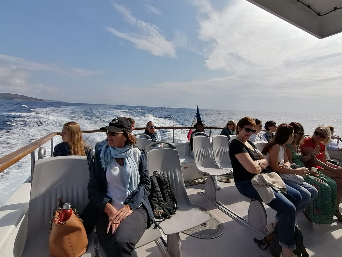 [EDUCTOUR] Conviés par nos partenaires les Vedettes Iles d'Or et les Bateaux Verts, nous avons été invités à découvrir l'excursion "la croisière bleue". En passant par Porquerolles, Port-Cros et l'île du Levant, nous avons pu profiter pleinement de notre belle nature💚