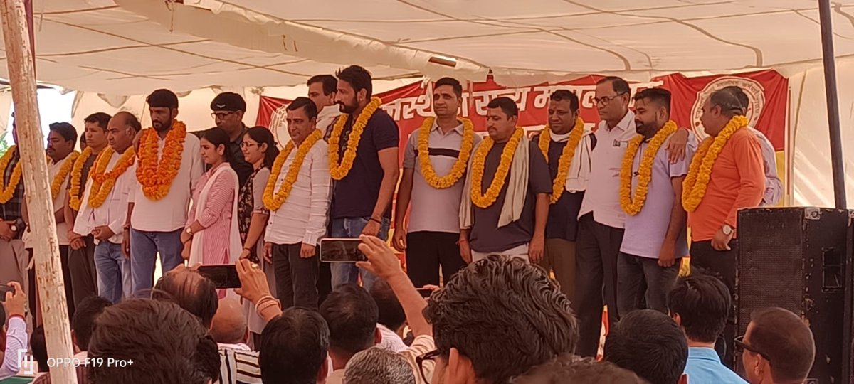 Skboss77511845's tweet photo. #राजस्थान_बाबू_मांगे_न्याय
@ashokgehlot51 
@PankajJangir_ 
ये बाबु नही जांबाज सिपाही है https://t.co/2XRwT9xRAM