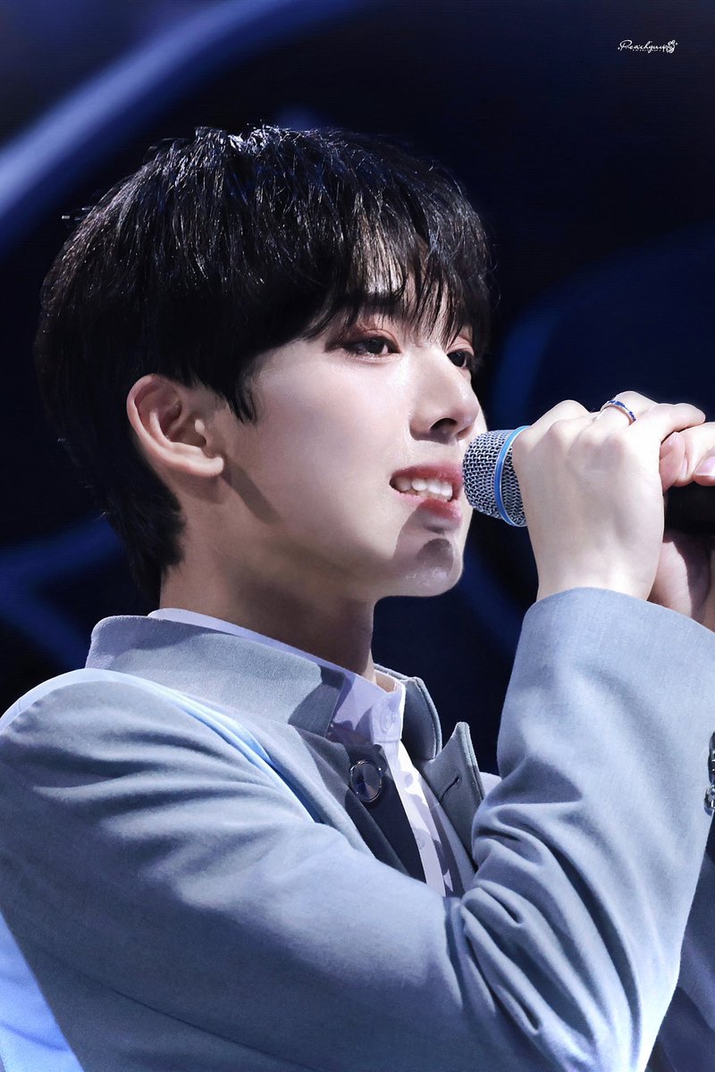 Peachyuu_0320's tweet photo. 230420 #BOYSPLANET 

✨🎤

#한유진 #HANYUJIN #ZB1 #제로베이스원 https://t.co/VMMBGoF1uM