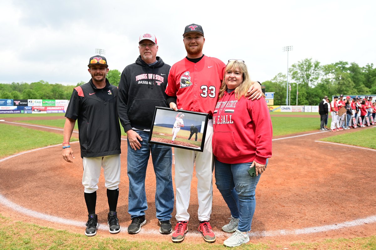 YSUBaseball's tweet photo. 𝗦𝗘𝗡𝗜𝗢𝗥 𝗦𝗔𝗟𝗨𝗧𝗘 🐧⚾️

Fifth-year senior 𝗧𝗿𝗮𝘃𝗶𝘀 𝗣𝗲𝗿𝗿𝘆 concluded his accomplished YSU career in 2023!

🔴 39 starts - 10th in YSU history
🔴 234.1 innings pitched - 11th in YSU history
🔴 181 strikeouts - 16th in YSU history

#GoGuins🐧⚾️ | @Travis_Perry10 https://t.co/H8fpeIDoci