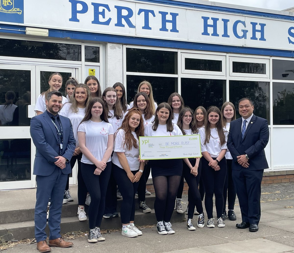 So proud of our YPI Charity Winners who were presented with their £3000 cheque by Cllr Chan.  They chose to donate the money to <a href="/BeMoreRuby1/">Be More Ruby 🎗🦄💗⭐️🌈</a>. This talented group wrote a poem inspired by Ruby as well as choreographing a brand new dance themselves #BeMoreRuby #weAREphs