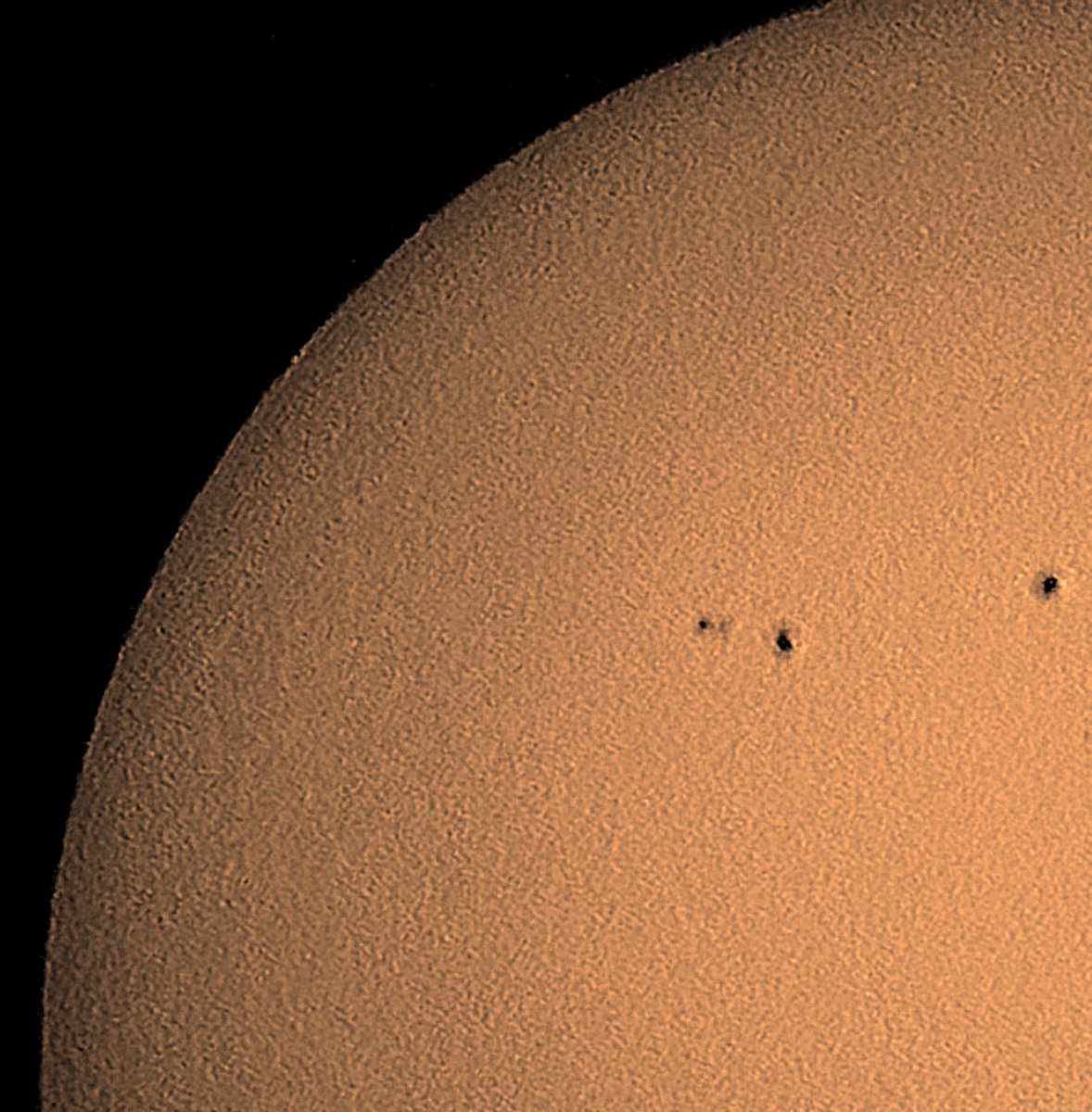 PeterLewis55's tweet photo. Updated Solar images. Sky is less hazy now and the #Sunspots are appearing more intense. Our Star is now worthy of a couple of observations a day as there are changes by the hour. These are white light captures. @StormHour @ThePhotoHour @VirtualAstro #astronomy #astrophotography https://t.co/przqJsrLp4