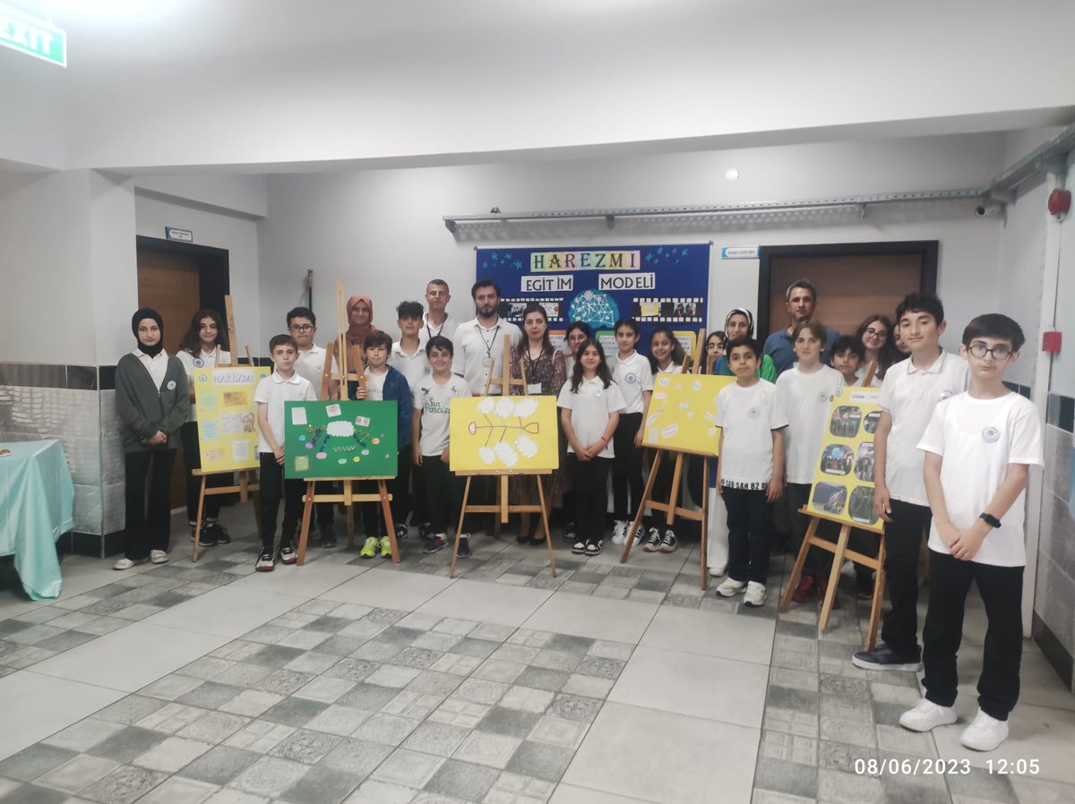 HarezmiTKO's tweet photo. Mutlu son 😊
@SeyitAliBuyuk 
@cengizucc 
@kestel_mem 
@eTwinningBursa 
@harezmimodeli 
@HarezmiTKO https://t.co/l8ynwIkybE