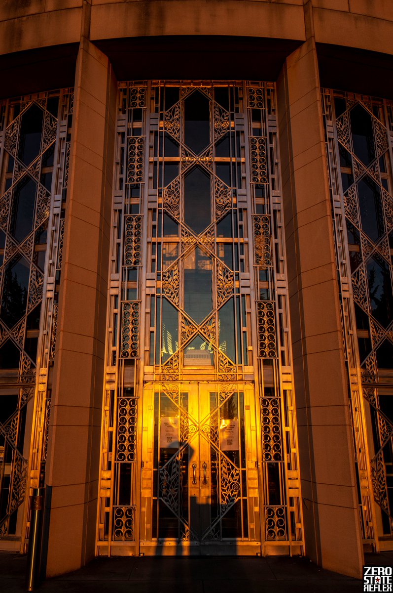 ZeroStateReflex's tweet image. The Asian Art Museum doors look like a future seed vault for our DNA. 

#arcitecture #volunteerpark #seattle #zerostatereflex #canon #5dmark3 #pnw #canon #5dmark3