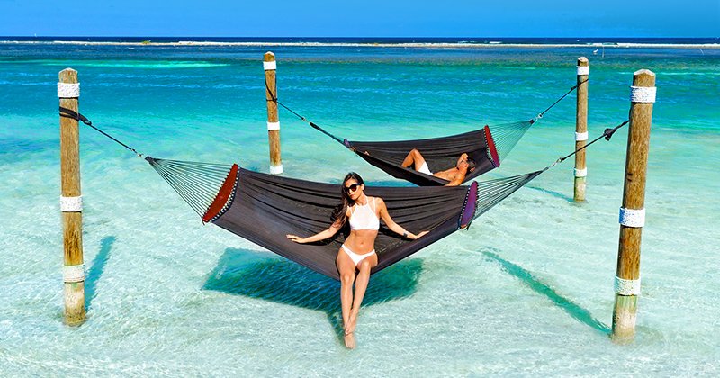 The over-the-water hammocks at Sandals Royal 
Caribbean will seal the deal for any couple. 🌤️🌴🌊 best-online-travel-deals.com/couples-only-r… #jamaica #vacation #allinclusive #beach